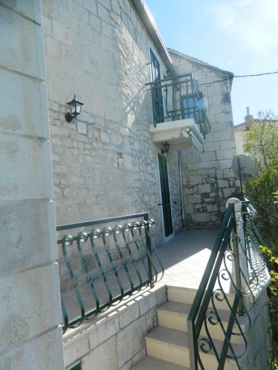 Villa Nikola Брела Екстериор снимка