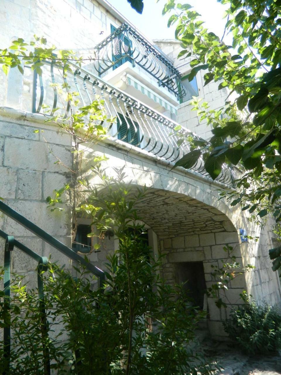 Villa Nikola Брела Екстериор снимка